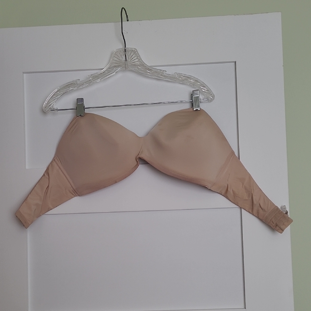 Wonderbra Tan Full-Coverage Seamless Bra